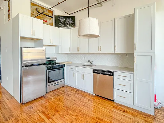 Rented by MySpaceNYC | media 4