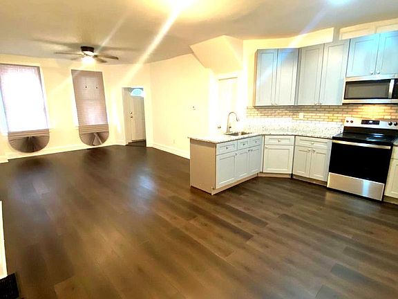 3rd image of 3047 Frisby St