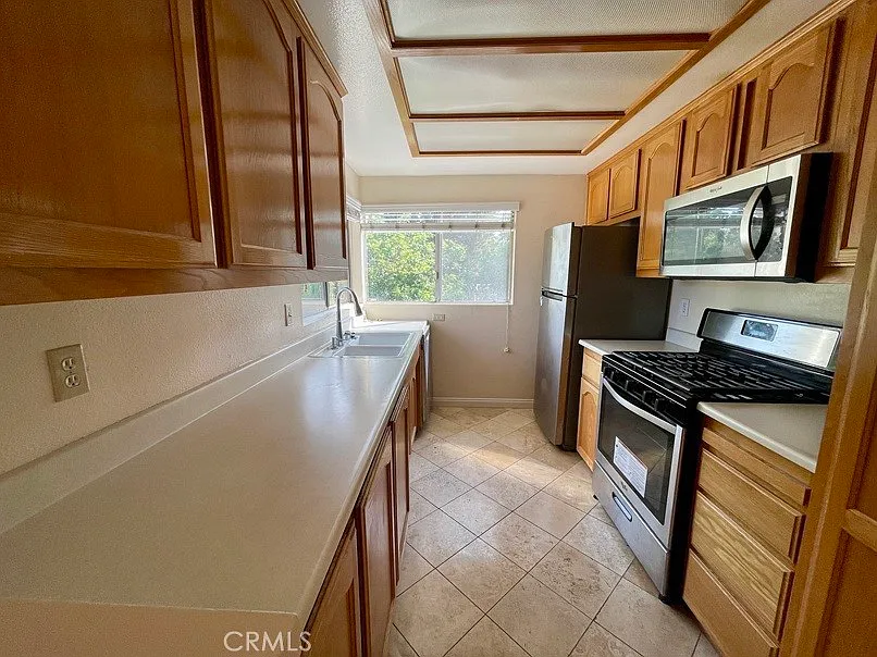 2 bed, 917 sqft, $3,195 — Photo 4