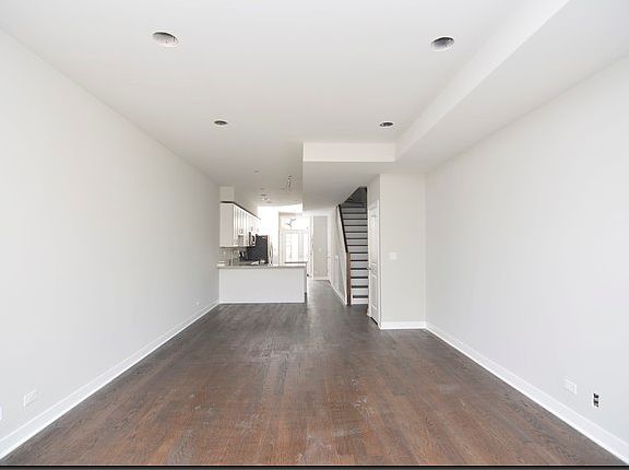 4th image of 1412 N Ashland Ave #2S