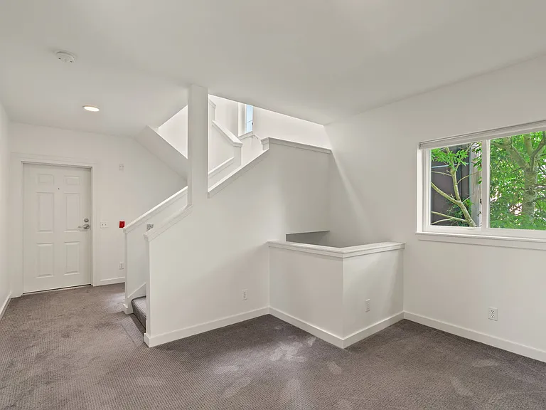 323 N 48th St #C — Photo 17