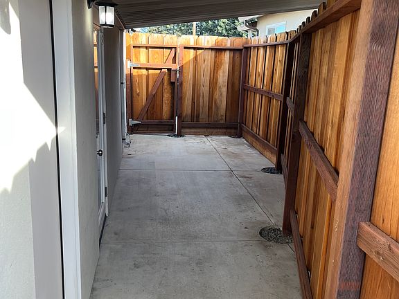 3rd image of 1924 E Linwood Ave #B