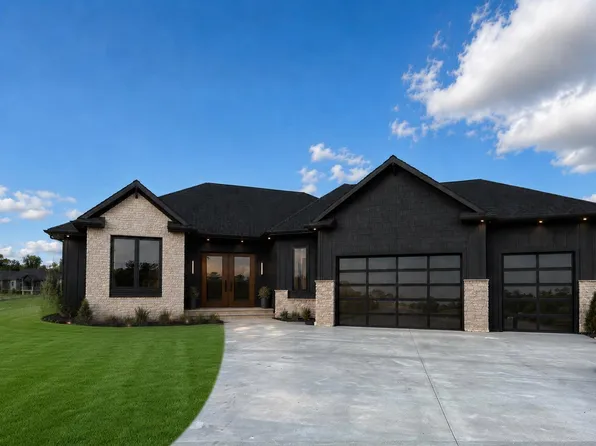 2866 Oakridge, Janesville, WI 53545