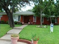1st image of 431 Clinton Dr