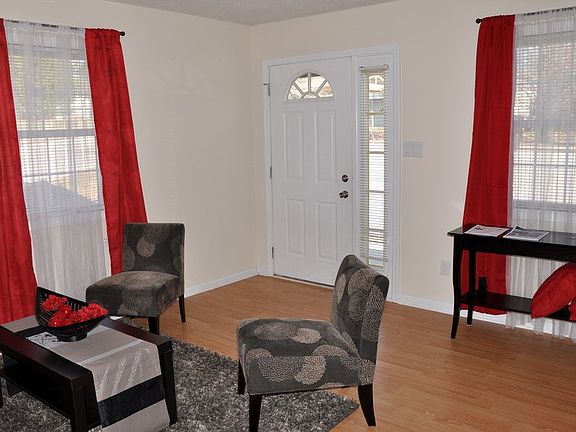 4th image of 851 E Sherwood Hills Dr