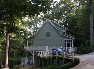 937 Wikle Rd, Hayesville, NC 28904