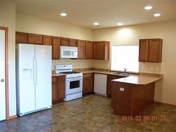 5th image of 16329 43rd Ave W