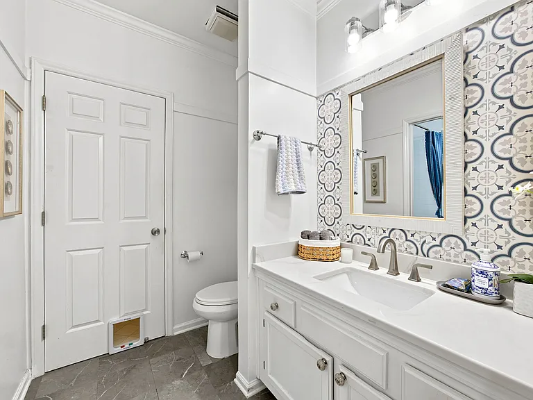 3200 Selwyn Farms Ln #1 — Photo 13