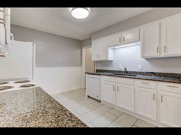 4th image of 2300 Greenfield Ln