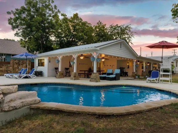 3803 Lakeview Drive, Cottonwood Shores, TX 78657