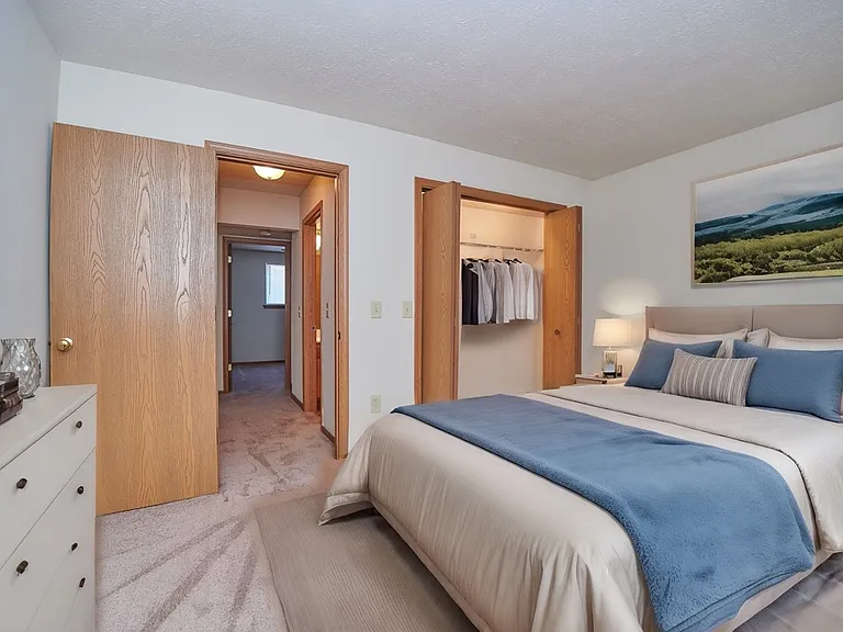 The Ridge Apartments & Townhomes — Photo 10