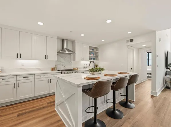 1101 Cantina Ct #208, Encinitas, CA 92024