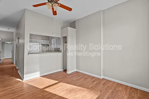 3021 Iowa Ave #1F Photo 1