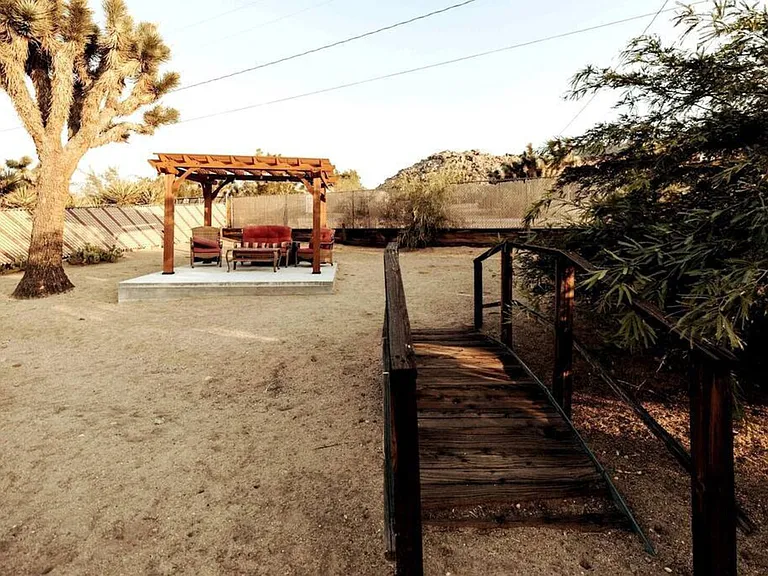 Navajo Trl — Photo 16