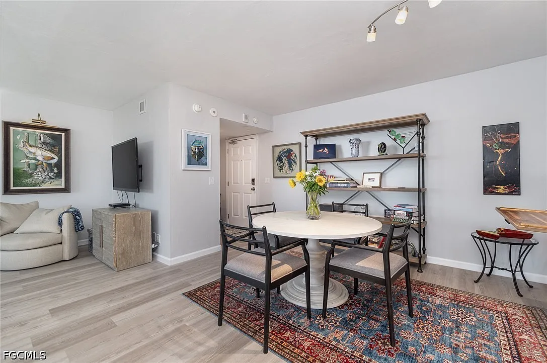 2 bed, 2.0 bath, 1266 sqft, $13,250 — Photo 3