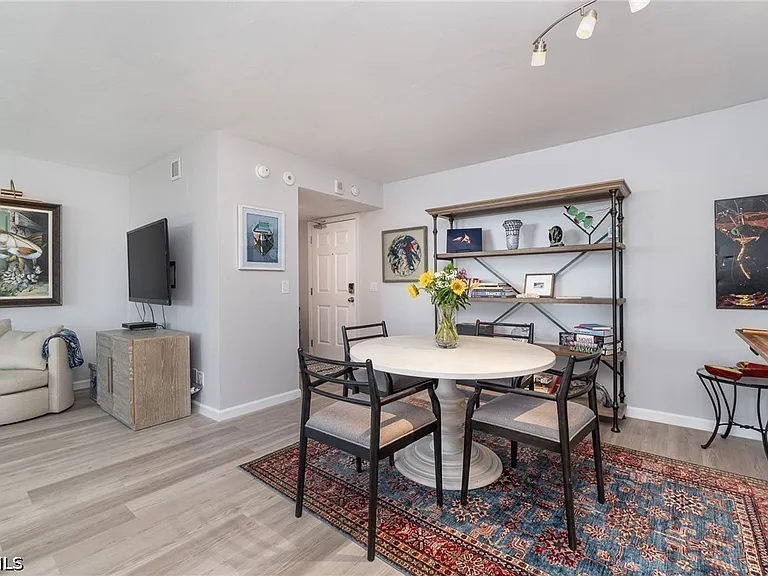 2810 Estero Blvd #511 — Photo 3