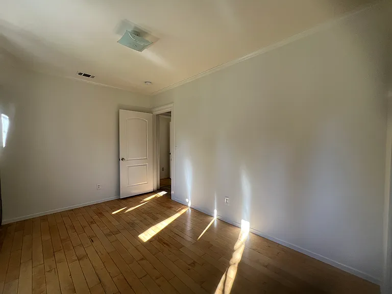 1615 Lyndon St — Photo 36