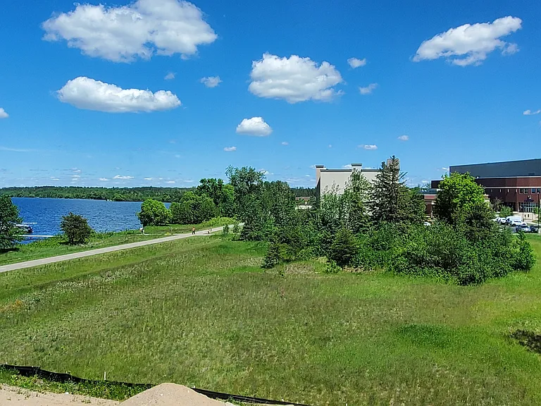 715 Lake Shore Dr NE #104 — Photo 9