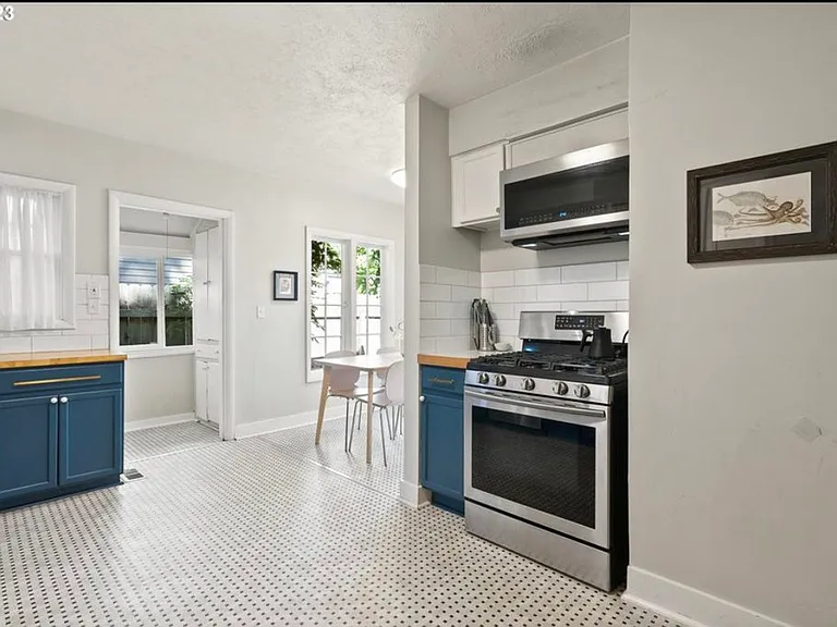3911 NE 81st Ave — Photo 11