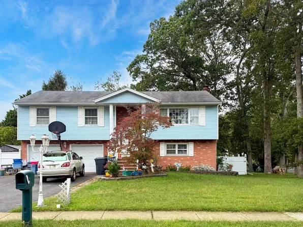 1121 Aspen Dr, Toms River, NJ 08753