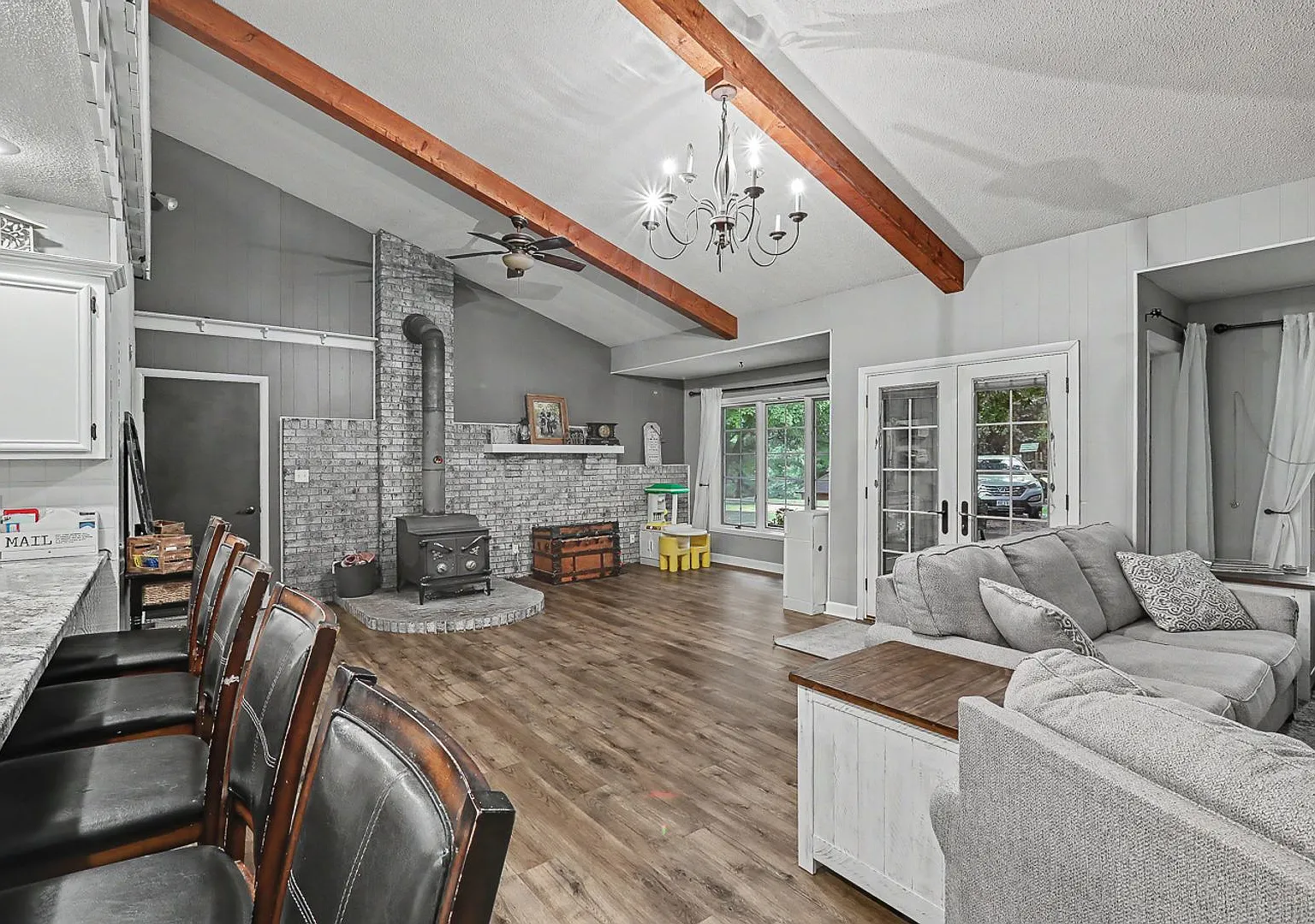 Rent: $2750; 6 beds 3 baths — Photo 2