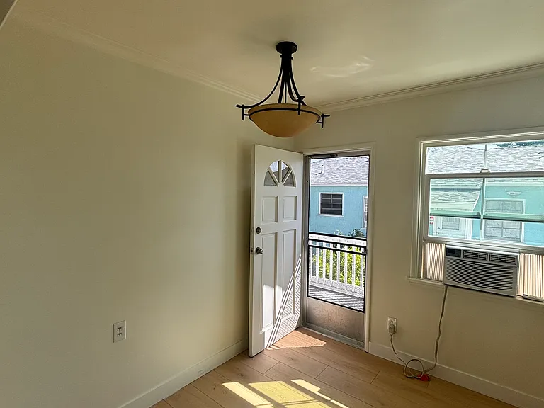 1021 1/2 S Glenoaks Blvd #1021-1/2 — Photo 24