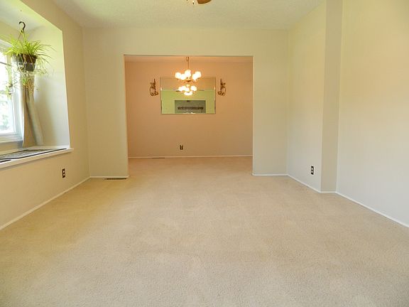 4th image of 3313 Berview Ln