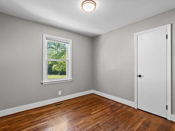 5th image of 3071 E Hyco Rd