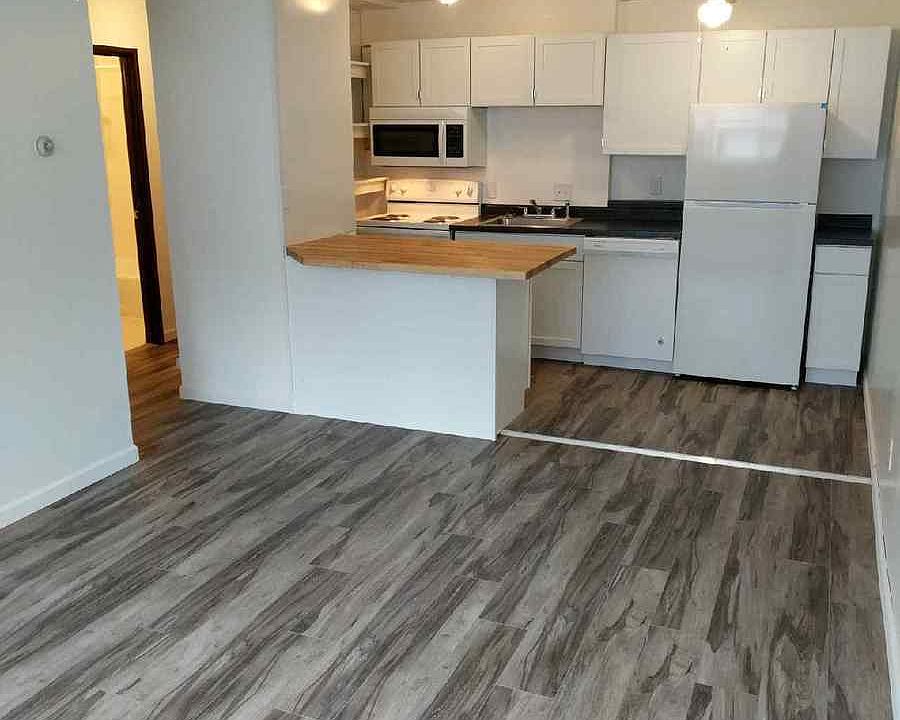 1st image of 2140 Barclay St #105