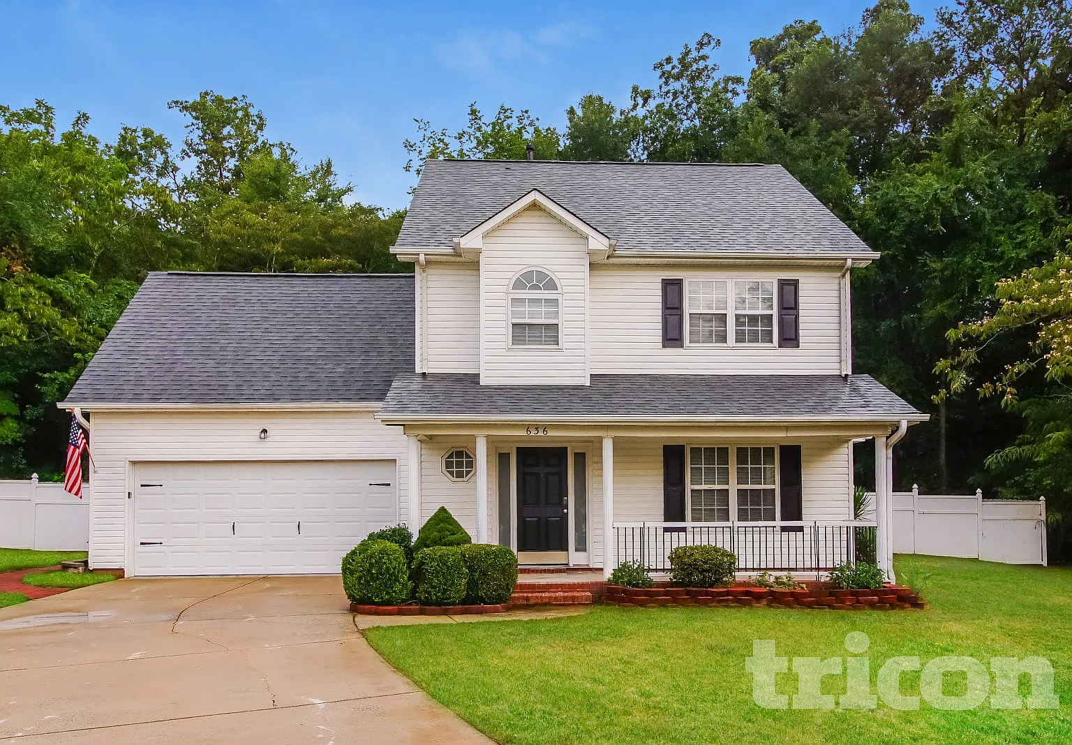 636 Sadler Glen Dr Charlotte NC — Photo 1
