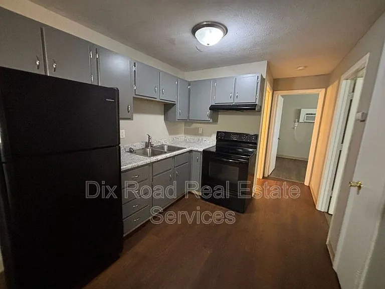 735 Trumbull St #6 — Photo 5