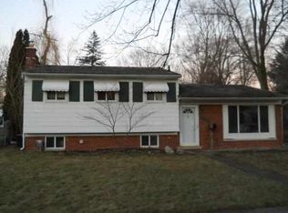 22234 Ontaga St, Farmington, MI 48336