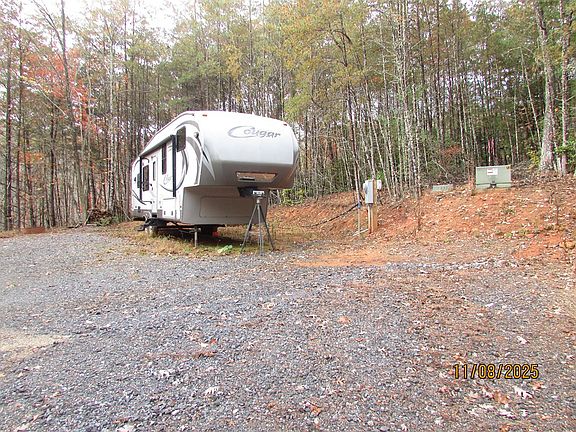 2nd image of 6 Wikle Rd