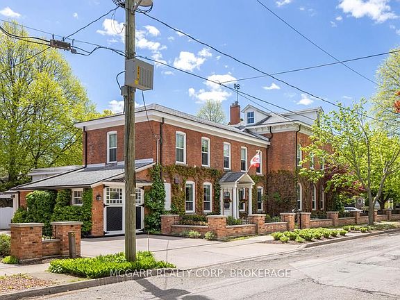 4th image of 38 Yates St