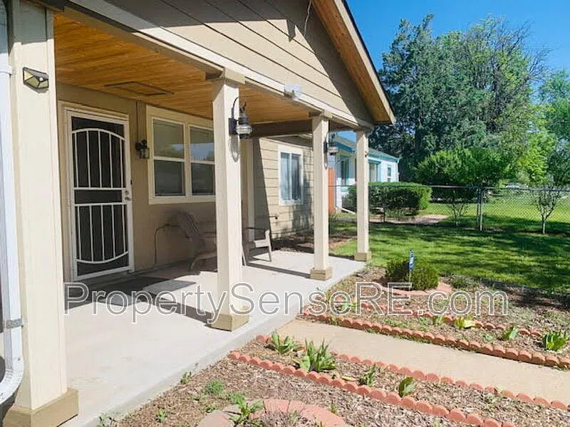 3 bed, 1.0 bath, 840 sqft, $2,150 — Photo 3