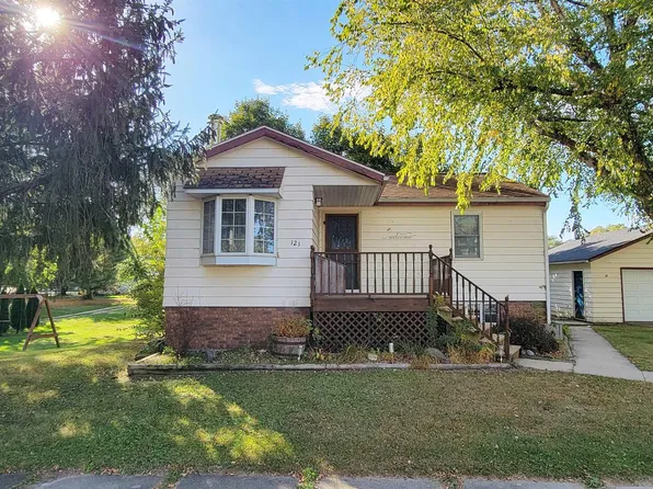 121 N Mill St, Wadena, IA 52169