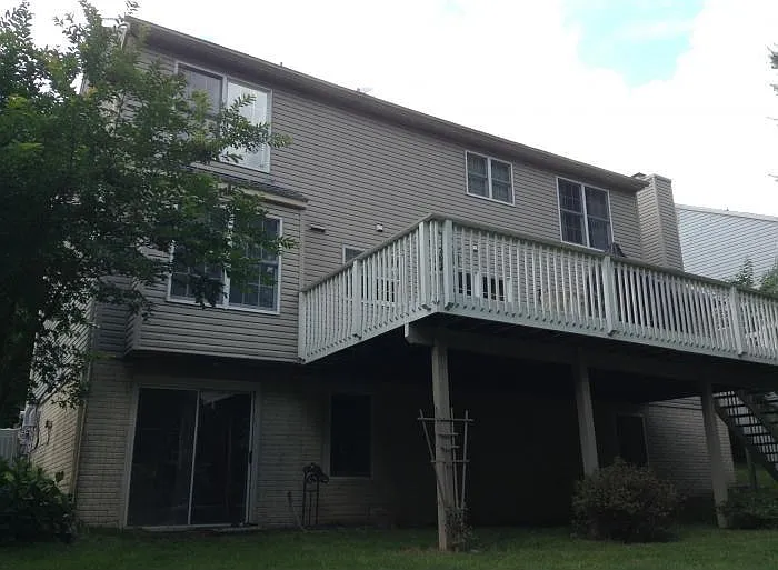 Backyard Balcony-Deck