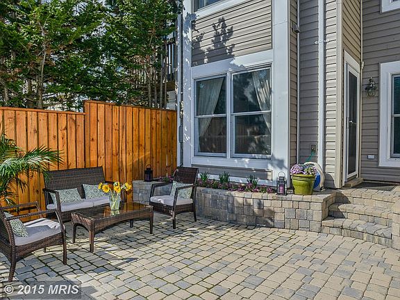 2nd image of 6081 Deer Hill Ct