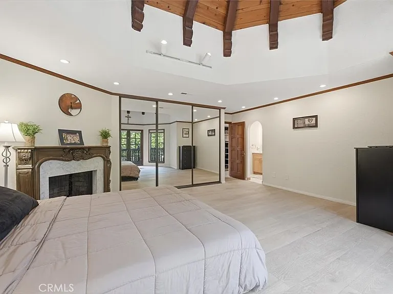227 S Irena Ave — Photo 43