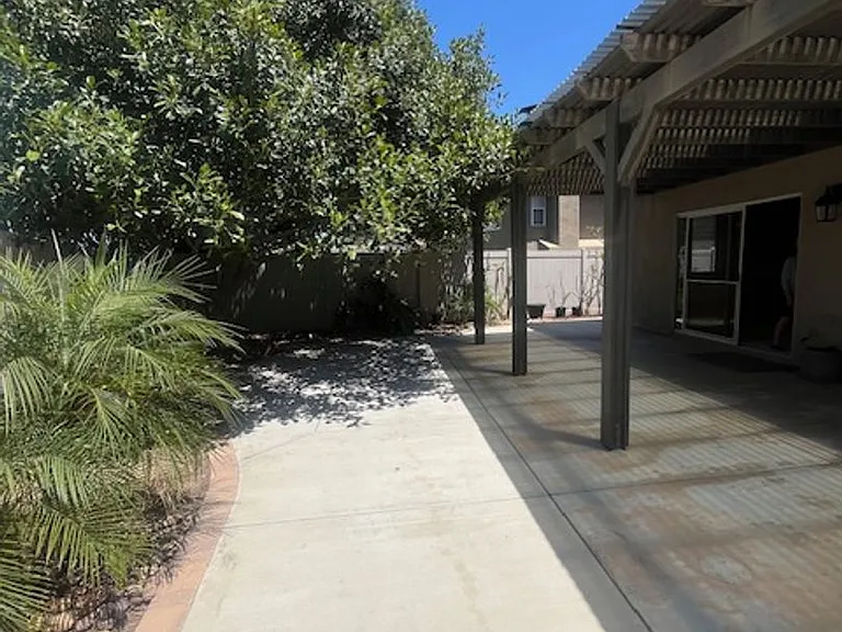 1443 Roadrunner Dr — Photo 11