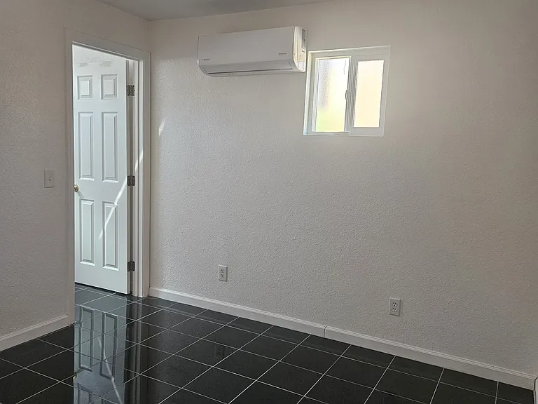 3911 Placita Ave — Photo 5