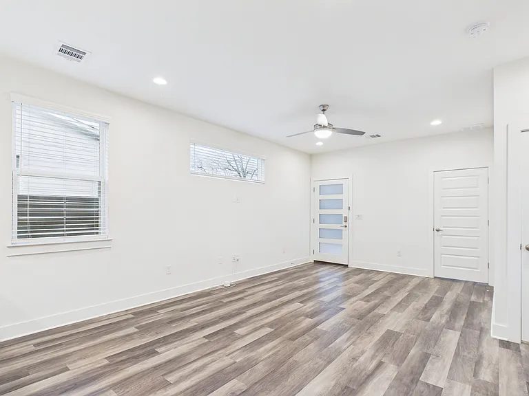 6102 Caddie St #B — Photo 7