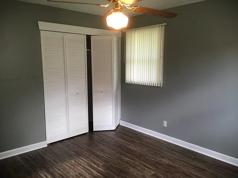 2308 Meadowbrook St — Photo 8