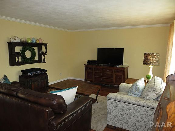 4th image of 329 E Fernwood St