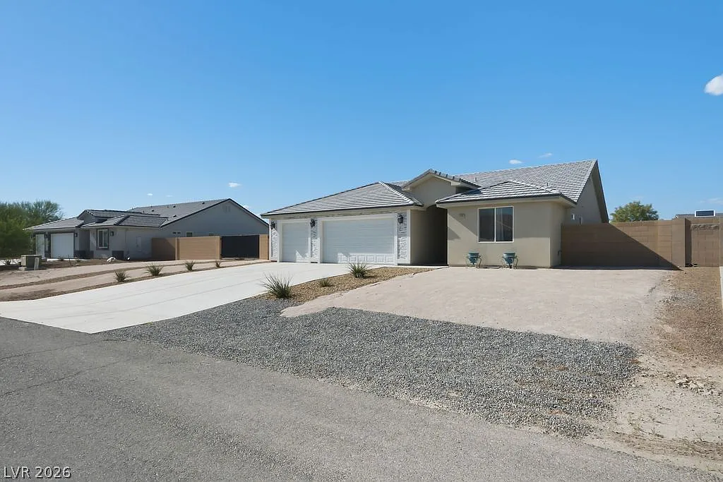 3 bed, 2.5 bath, 2095 sqft, $2,250 — Photo 4