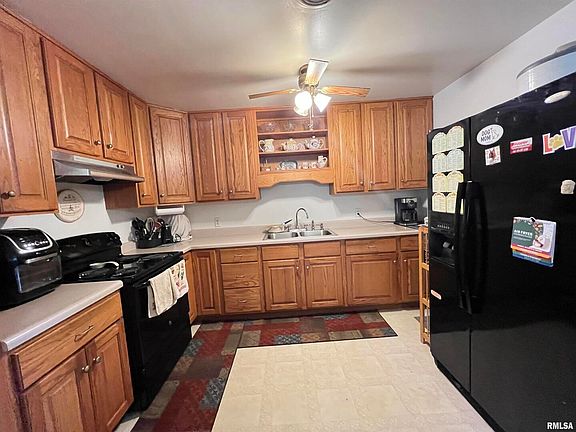 4th image of 2922 Young Ave