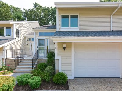 302 Centre Ln UNIT 302, Walpole, MA, 02081