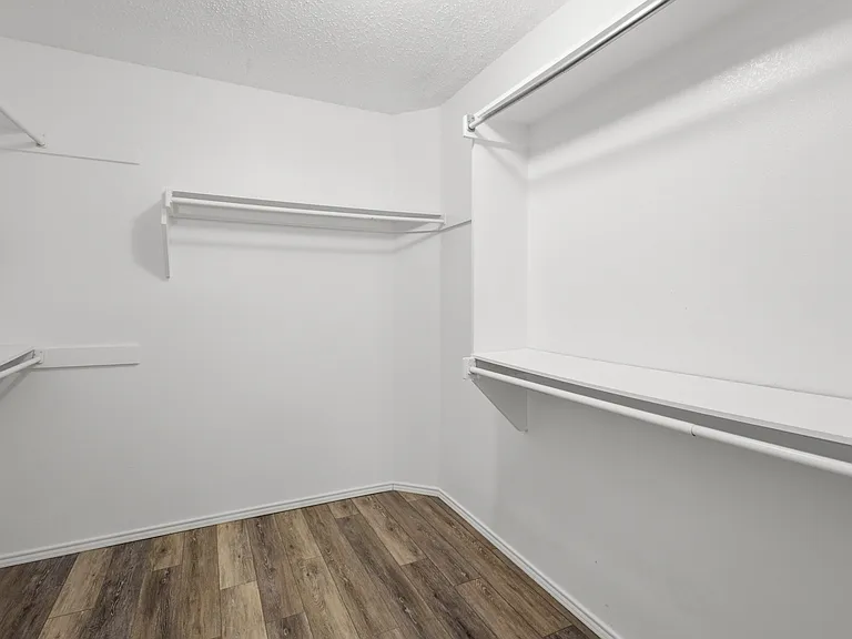 1004 Greenbend Dr — Photo 10