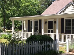 140 Steamboat Rd, Irvington, VA 22480