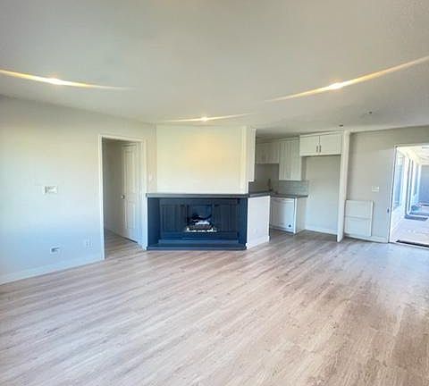 3rd image of 00-3943 E 4th St #12